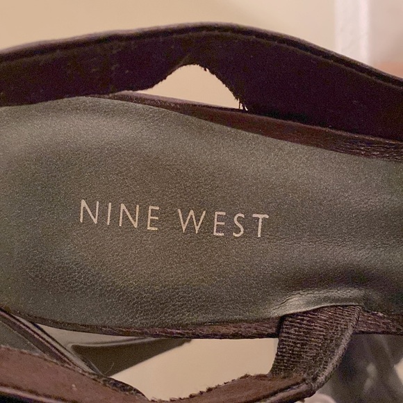 Nine West sling back high heels in a bronze shade w/  a heart 🤎 - Picture 2 of 6